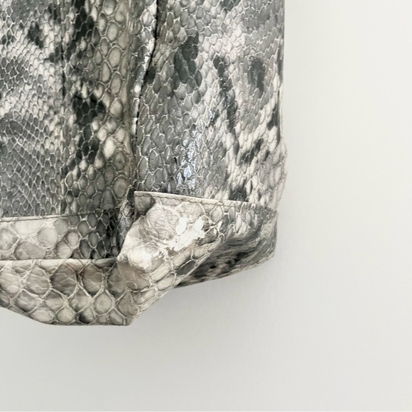 Buxton Faux Reptile Snakeskin Gray Cream Tote Bag w Exterior Pockets Spacious M - Picture 10 of 11